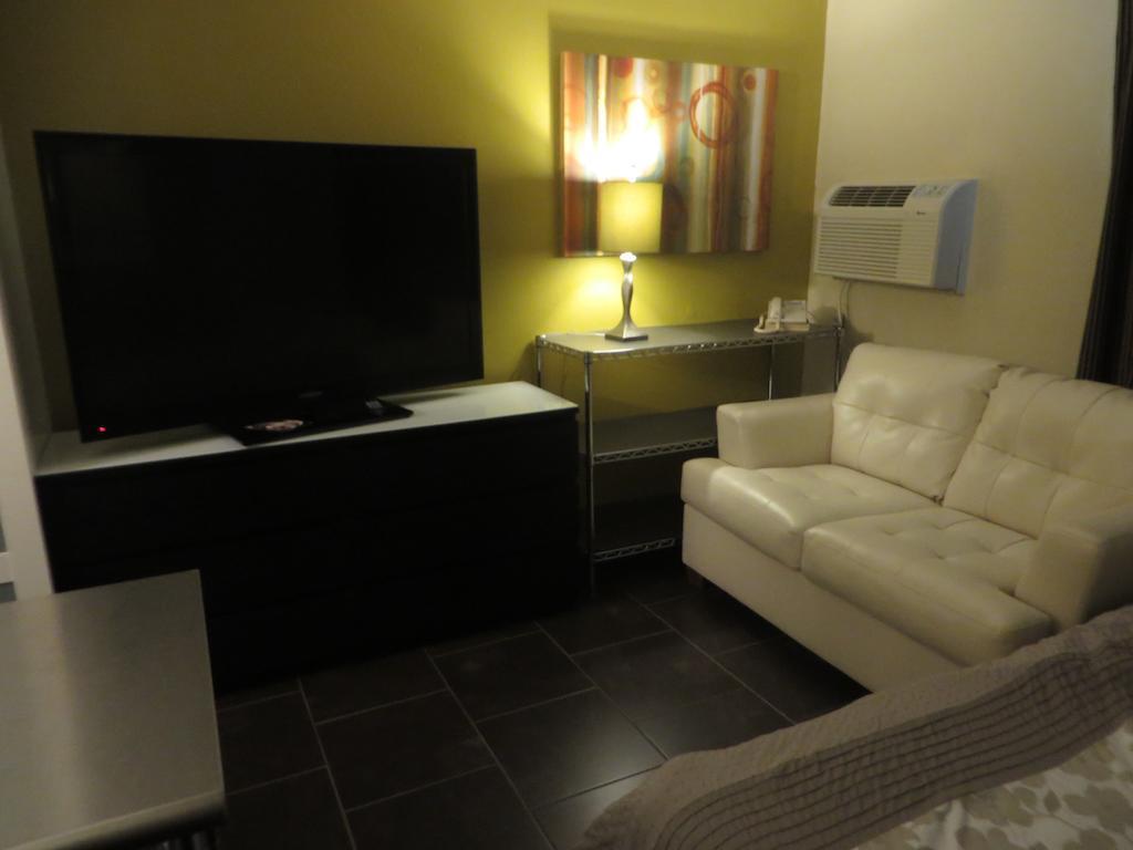 Riverside Suites North Mankato Room photo